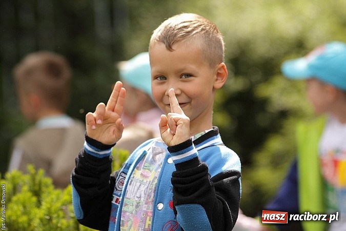Zdjęcie w galerii na portalu naszraciborz.pl: Wakacyjne czytanie z ZSZ  wiadomości z regionu