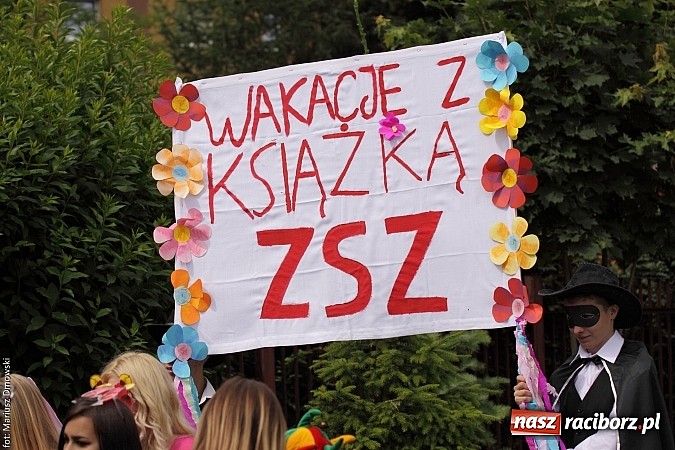 Zdjęcie w galerii na portalu naszraciborz.pl: Wakacyjne czytanie z ZSZ  wiadomości z regionu