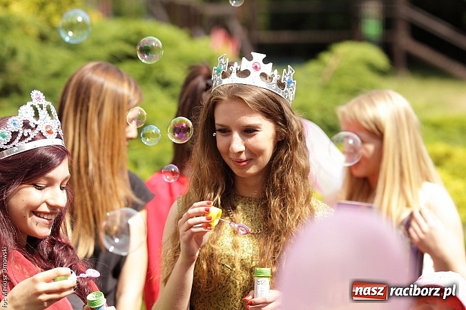 Zdjęcie w galerii na portalu naszraciborz.pl: Wakacyjne czytanie z ZSZ  wiadomości z regionu