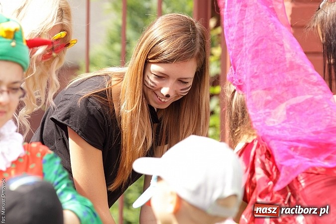 Zdjęcie w galerii na portalu naszraciborz.pl: Wakacyjne czytanie z ZSZ  wiadomości z regionu