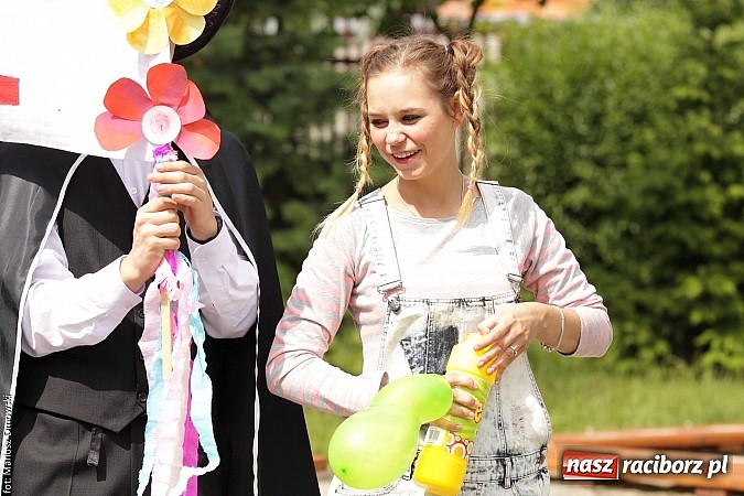 Zdjęcie w galerii na portalu naszraciborz.pl: Wakacyjne czytanie z ZSZ  wiadomości z regionu