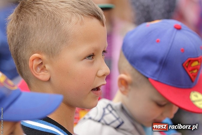 Zdjęcie w galerii na portalu naszraciborz.pl: Wakacyjne czytanie z ZSZ  wiadomości z regionu