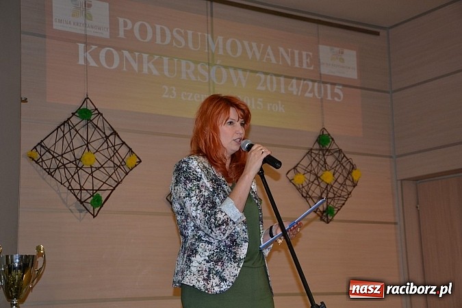 Zdjęcie w galerii na portalu naszraciborz.pl: W Tworkowie wręczono nagrody dla wyróżniających się uczniów w gminie Krzyżanowice wiadomości z regionu