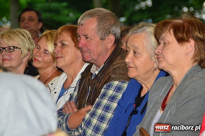 Zdjęcie w galerii na portalu naszraciborz.pl: Faceci w kiltach, czyli Szkocka Intryga w wojnowickim pałacu wiadomości z regionu
