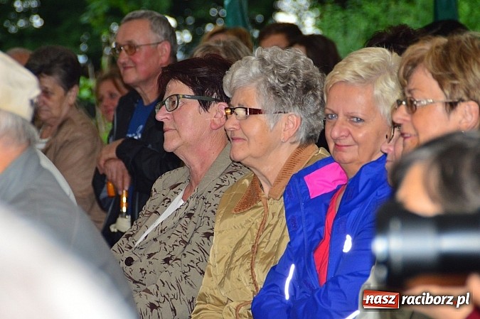 Zdjęcie w galerii na portalu naszraciborz.pl: Faceci w kiltach, czyli Szkocka Intryga w wojnowickim pałacu wiadomości z regionu