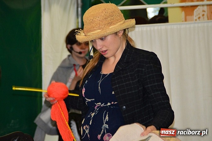 Zdjęcie w galerii na portalu naszraciborz.pl: Faceci w kiltach, czyli Szkocka Intryga w wojnowickim pałacu wiadomości z regionu