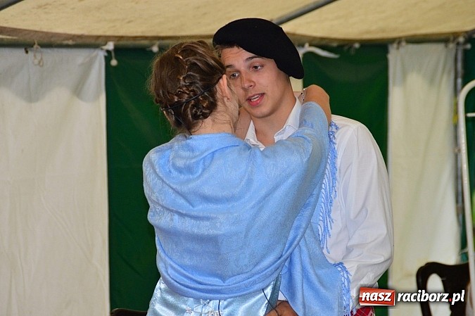 Zdjęcie w galerii na portalu naszraciborz.pl: Faceci w kiltach, czyli Szkocka Intryga w wojnowickim pałacu wiadomości z regionu