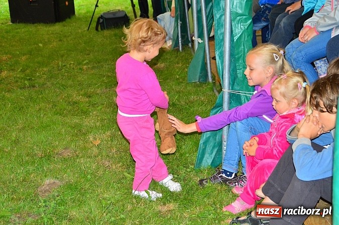 Zdjęcie w galerii na portalu naszraciborz.pl: Faceci w kiltach, czyli Szkocka Intryga w wojnowickim pałacu wiadomości z regionu