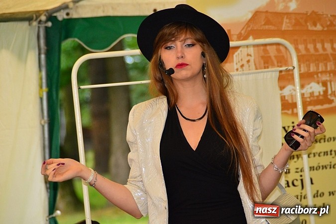 Zdjęcie w galerii na portalu naszraciborz.pl: Faceci w kiltach, czyli Szkocka Intryga w wojnowickim pałacu wiadomości z regionu