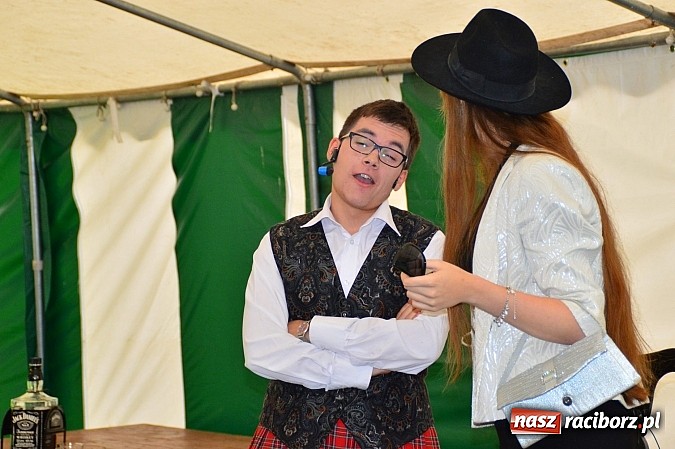 Zdjęcie w galerii na portalu naszraciborz.pl: Faceci w kiltach, czyli Szkocka Intryga w wojnowickim pałacu wiadomości z regionu