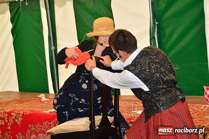 Zdjęcie w galerii na portalu naszraciborz.pl: Faceci w kiltach, czyli Szkocka Intryga w wojnowickim pałacu wiadomości z regionu