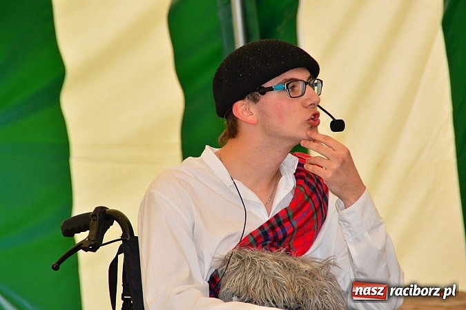 Zdjęcie w galerii na portalu naszraciborz.pl: Faceci w kiltach, czyli Szkocka Intryga w wojnowickim pałacu wiadomości z regionu