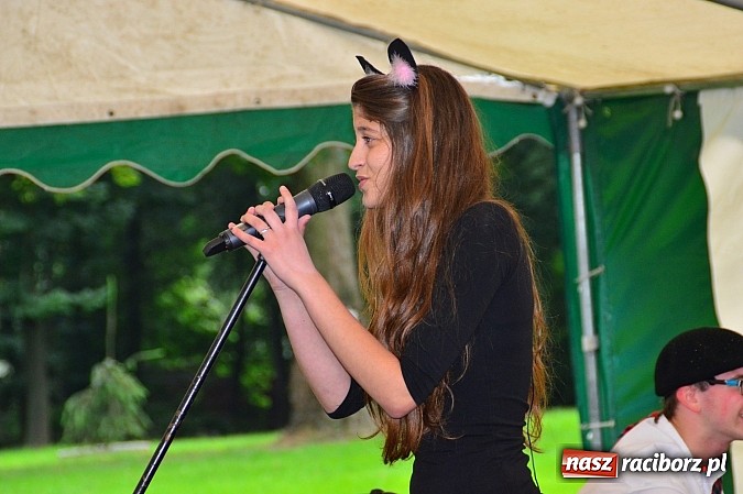 Zdjęcie w galerii na portalu naszraciborz.pl: Faceci w kiltach, czyli Szkocka Intryga w wojnowickim pałacu wiadomości z regionu