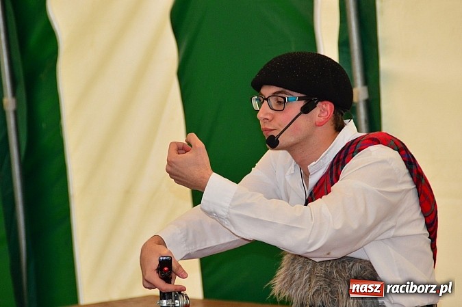 Zdjęcie w galerii na portalu naszraciborz.pl: Faceci w kiltach, czyli Szkocka Intryga w wojnowickim pałacu wiadomości z regionu