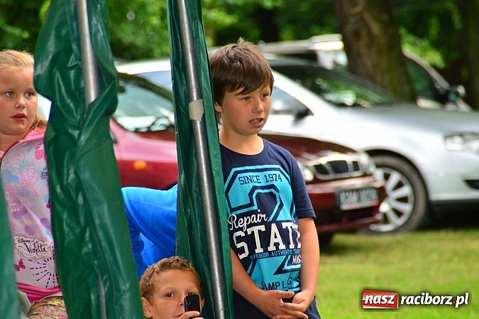 Zdjęcie w galerii na portalu naszraciborz.pl: Faceci w kiltach, czyli Szkocka Intryga w wojnowickim pałacu wiadomości z regionu