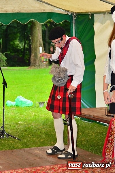Zdjęcie w galerii na portalu naszraciborz.pl: Faceci w kiltach, czyli Szkocka Intryga w wojnowickim pałacu wiadomości z regionu