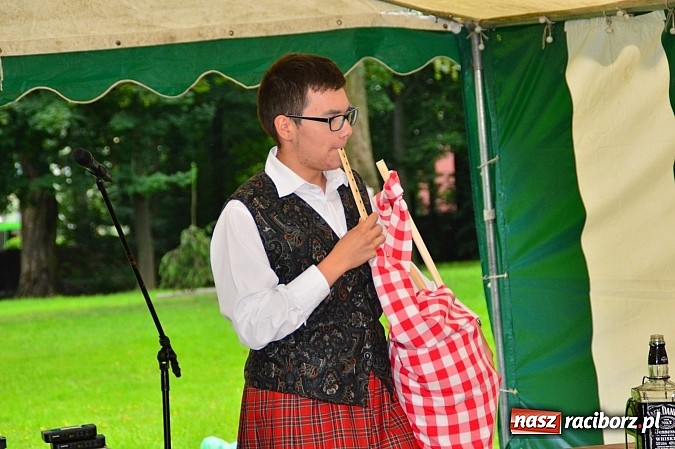 Zdjęcie w galerii na portalu naszraciborz.pl: Faceci w kiltach, czyli Szkocka Intryga w wojnowickim pałacu wiadomości z regionu