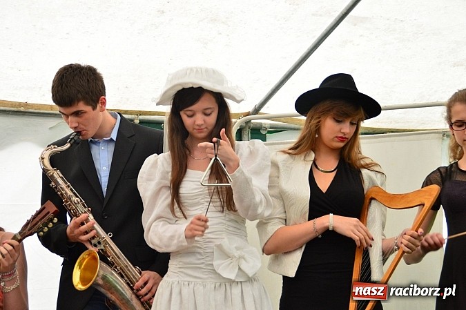 Zdjęcie w galerii na portalu naszraciborz.pl: Faceci w kiltach, czyli Szkocka Intryga w wojnowickim pałacu wiadomości z regionu