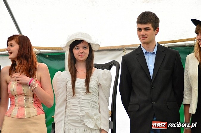 Zdjęcie w galerii na portalu naszraciborz.pl: Faceci w kiltach, czyli Szkocka Intryga w wojnowickim pałacu wiadomości z regionu