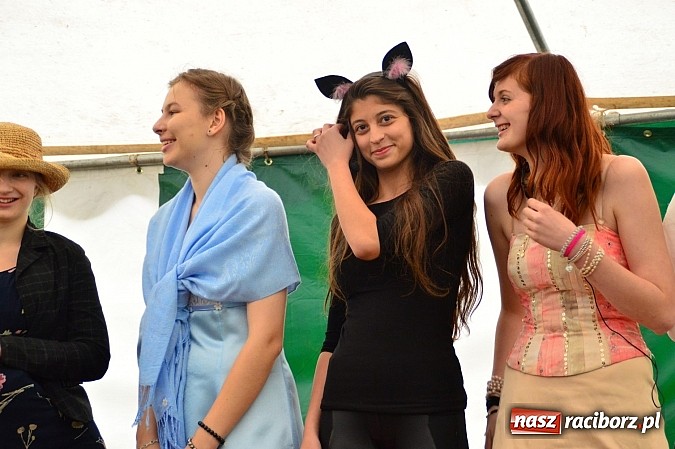 Zdjęcie w galerii na portalu naszraciborz.pl: Faceci w kiltach, czyli Szkocka Intryga w wojnowickim pałacu wiadomości z regionu