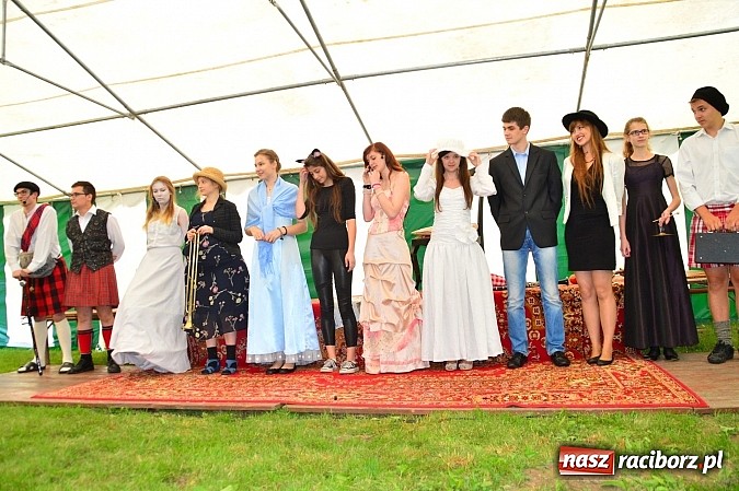 Zdjęcie w galerii na portalu naszraciborz.pl: Faceci w kiltach, czyli Szkocka Intryga w wojnowickim pałacu wiadomości z regionu