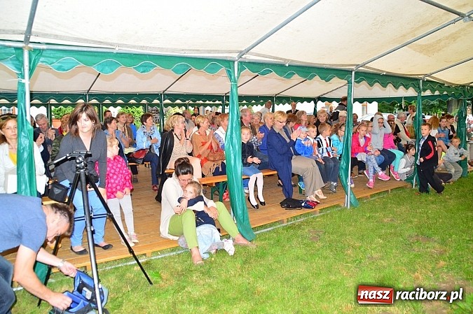 Zdjęcie w galerii na portalu naszraciborz.pl: Faceci w kiltach, czyli Szkocka Intryga w wojnowickim pałacu wiadomości z regionu