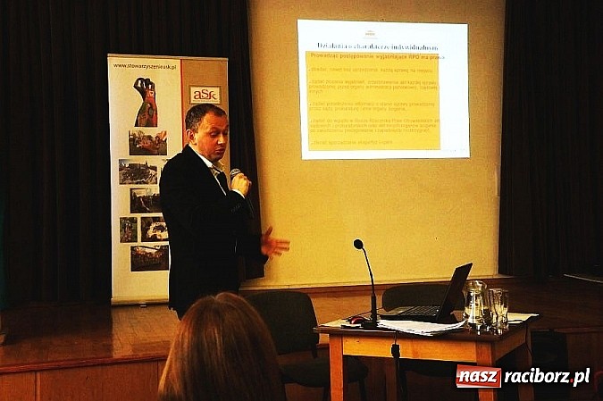 Zdjęcie w galerii na portalu naszraciborz.pl: Konferencja o mowie nienawiści z udziałem raciborskich i rybnickich policjant&oacute;w wiadomości z regionu