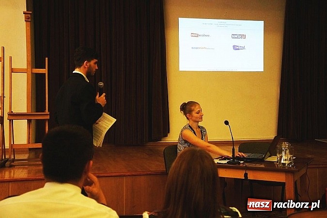 Zdjęcie w galerii na portalu naszraciborz.pl: Konferencja o mowie nienawiści z udziałem raciborskich i rybnickich policjant&oacute;w wiadomości z regionu