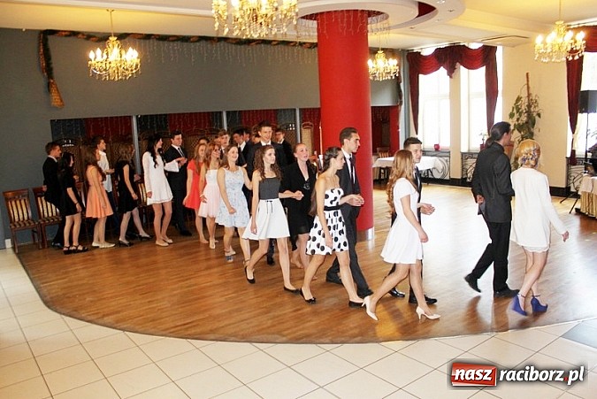 Zdjęcie w galerii na portalu naszraciborz.pl: Bal trzecioklasistów z Gimnazjum nr 5 wiadomości z regionu