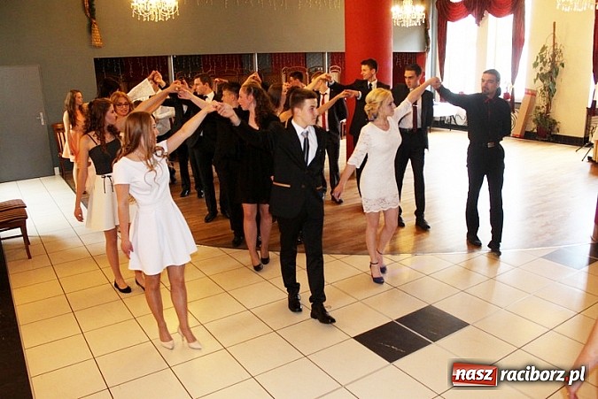 Zdjęcie w galerii na portalu naszraciborz.pl: Bal trzecioklasistów z Gimnazjum nr 5 wiadomości z regionu
