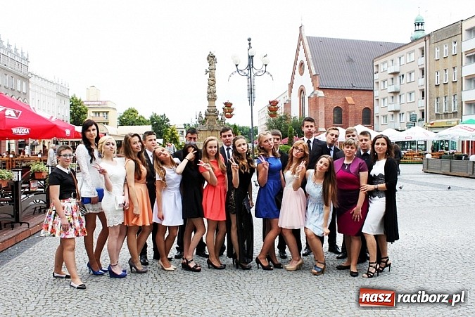 Zdjęcie w galerii na portalu naszraciborz.pl: Bal trzecioklasistów z Gimnazjum nr 5 wiadomości z regionu
