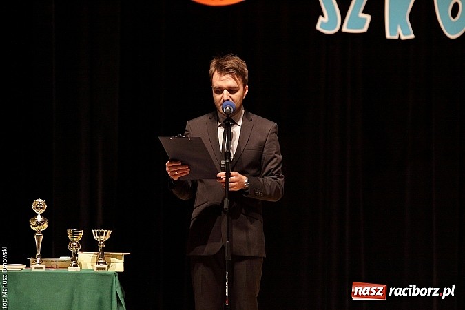 Zdjęcie w galerii na portalu naszraciborz.pl: Uczniowie Szkoły Podstawowej nr 1 uroczyście zakończyli rok szkolny wiadomości z regionu