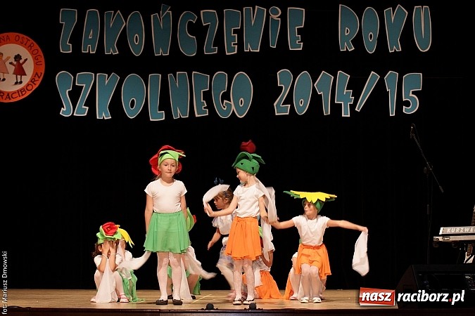 Zdjęcie w galerii na portalu naszraciborz.pl: Uczniowie Szkoły Podstawowej nr 1 uroczyście zakończyli rok szkolny wiadomości z regionu
