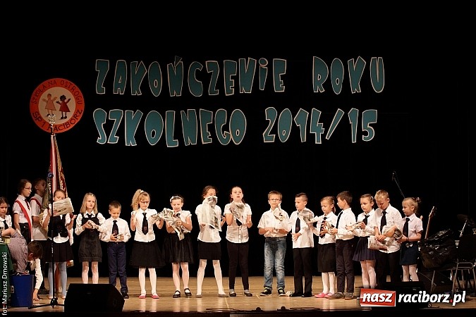 Zdjęcie w galerii na portalu naszraciborz.pl: Uczniowie Szkoły Podstawowej nr 1 uroczyście zakończyli rok szkolny wiadomości z regionu