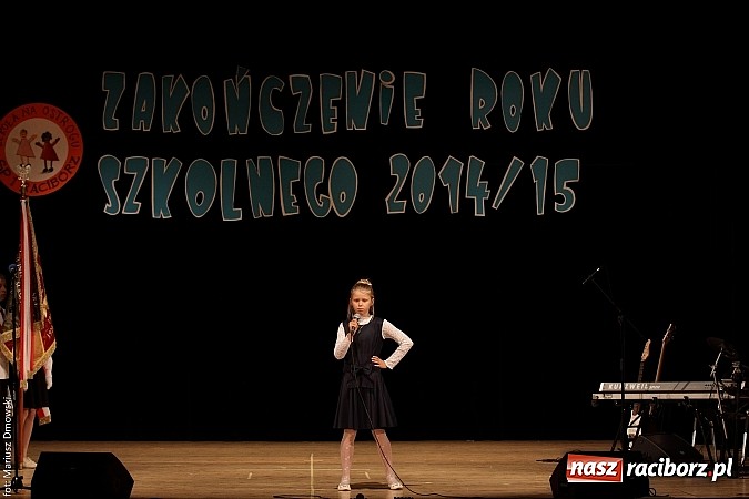 Zdjęcie w galerii na portalu naszraciborz.pl: Uczniowie Szkoły Podstawowej nr 1 uroczyście zakończyli rok szkolny wiadomości z regionu