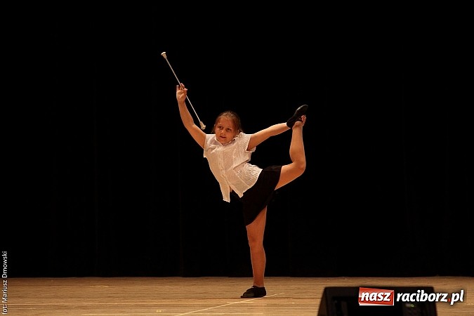 Zdjęcie w galerii na portalu naszraciborz.pl: Uczniowie Szkoły Podstawowej nr 1 uroczyście zakończyli rok szkolny wiadomości z regionu