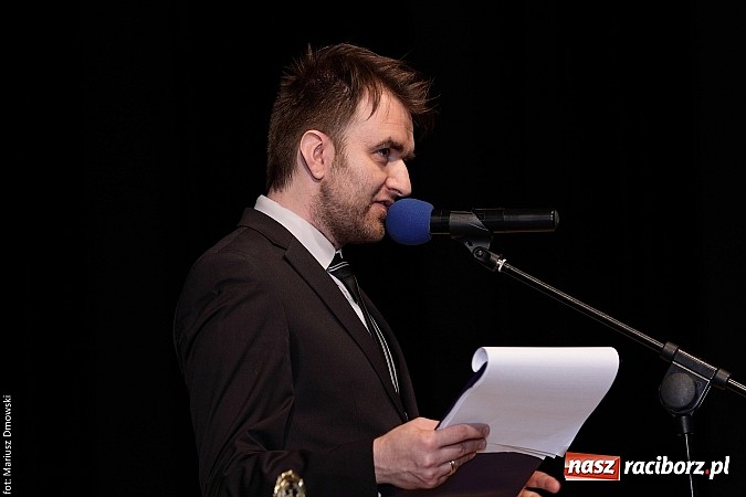 Zdjęcie w galerii na portalu naszraciborz.pl: Uczniowie Szkoły Podstawowej nr 1 uroczyście zakończyli rok szkolny wiadomości z regionu