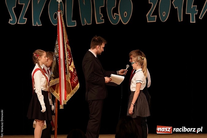 Zdjęcie w galerii na portalu naszraciborz.pl: Uczniowie Szkoły Podstawowej nr 1 uroczyście zakończyli rok szkolny wiadomości z regionu