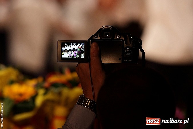 Zdjęcie w galerii na portalu naszraciborz.pl: Uczniowie Szkoły Podstawowej nr 1 uroczyście zakończyli rok szkolny wiadomości z regionu