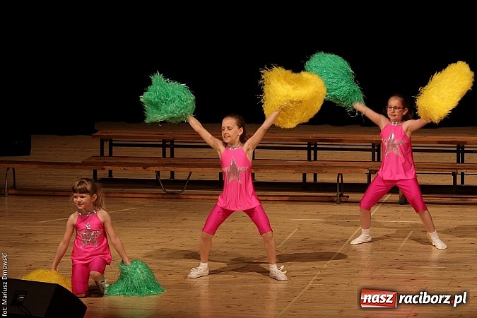 Zdjęcie w galerii na portalu naszraciborz.pl: Uczniowie Szkoły Podstawowej nr 1 uroczyście zakończyli rok szkolny wiadomości z regionu
