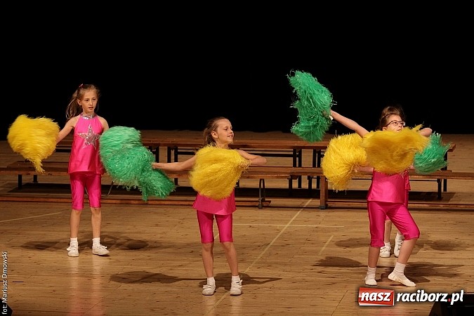 Zdjęcie w galerii na portalu naszraciborz.pl: Uczniowie Szkoły Podstawowej nr 1 uroczyście zakończyli rok szkolny wiadomości z regionu