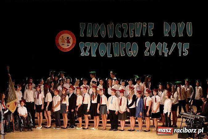 Zdjęcie w galerii na portalu naszraciborz.pl: Uczniowie Szkoły Podstawowej nr 1 uroczyście zakończyli rok szkolny wiadomości z regionu