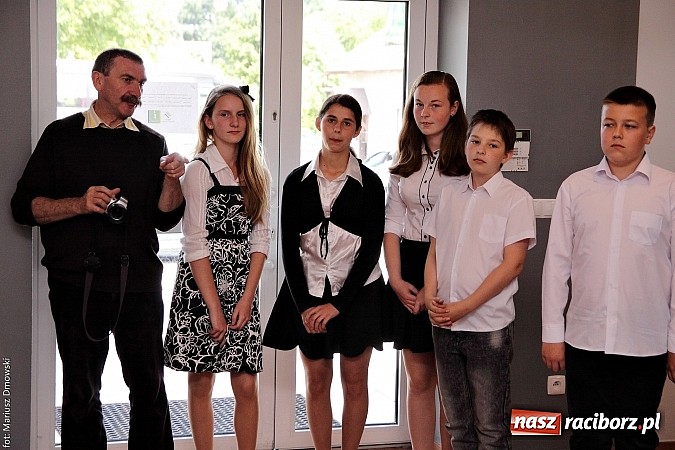 Zdjęcie w galerii na portalu naszraciborz.pl: Wójt Rudnika uhonorował prymusów wiadomości z regionu