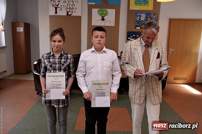 Zdjęcie w galerii na portalu naszraciborz.pl: Wójt Rudnika uhonorował prymusów wiadomości z regionu