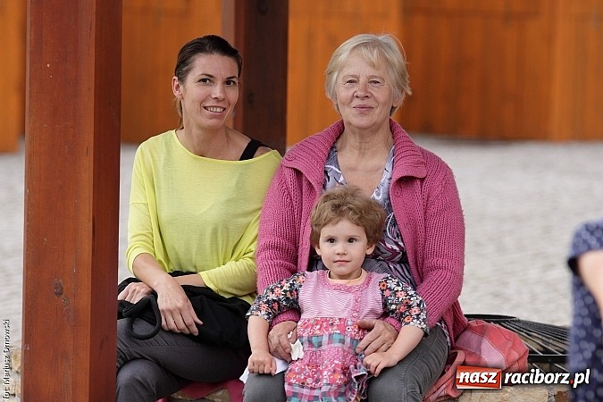 Zdjęcie w galerii na portalu naszraciborz.pl: Koncert jubileuszowy z okazji 30-lecia raciborskiego Młodzieżowego Domu Kultury w Raciborzu na zamku za nami  wiadomości z regionu