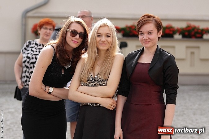 Zdjęcie w galerii na portalu naszraciborz.pl: Koncert jubileuszowy z okazji 30-lecia raciborskiego Młodzieżowego Domu Kultury w Raciborzu na zamku za nami  wiadomości z regionu