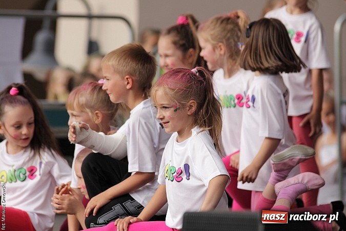 Zdjęcie w galerii na portalu naszraciborz.pl: Koncert jubileuszowy z okazji 30-lecia raciborskiego Młodzieżowego Domu Kultury w Raciborzu na zamku za nami  wiadomości z regionu