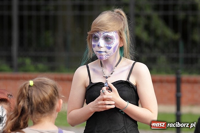 Zdjęcie w galerii na portalu naszraciborz.pl: Koncert jubileuszowy z okazji 30-lecia raciborskiego Młodzieżowego Domu Kultury w Raciborzu na zamku za nami  wiadomości z regionu