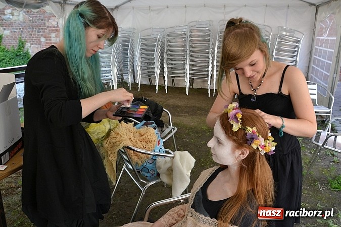 Zdjęcie w galerii na portalu naszraciborz.pl: Koncert jubileuszowy z okazji 30-lecia raciborskiego Młodzieżowego Domu Kultury w Raciborzu na zamku za nami  wiadomości z regionu