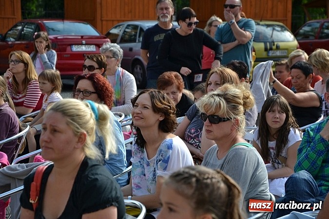 Zdjęcie w galerii na portalu naszraciborz.pl: Koncert jubileuszowy z okazji 30-lecia raciborskiego Młodzieżowego Domu Kultury w Raciborzu na zamku za nami  wiadomości z regionu